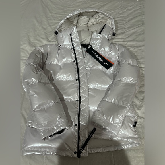NEW Aritzia Super Puff Glossy Lacquer Puffer Jacket In White Pearl